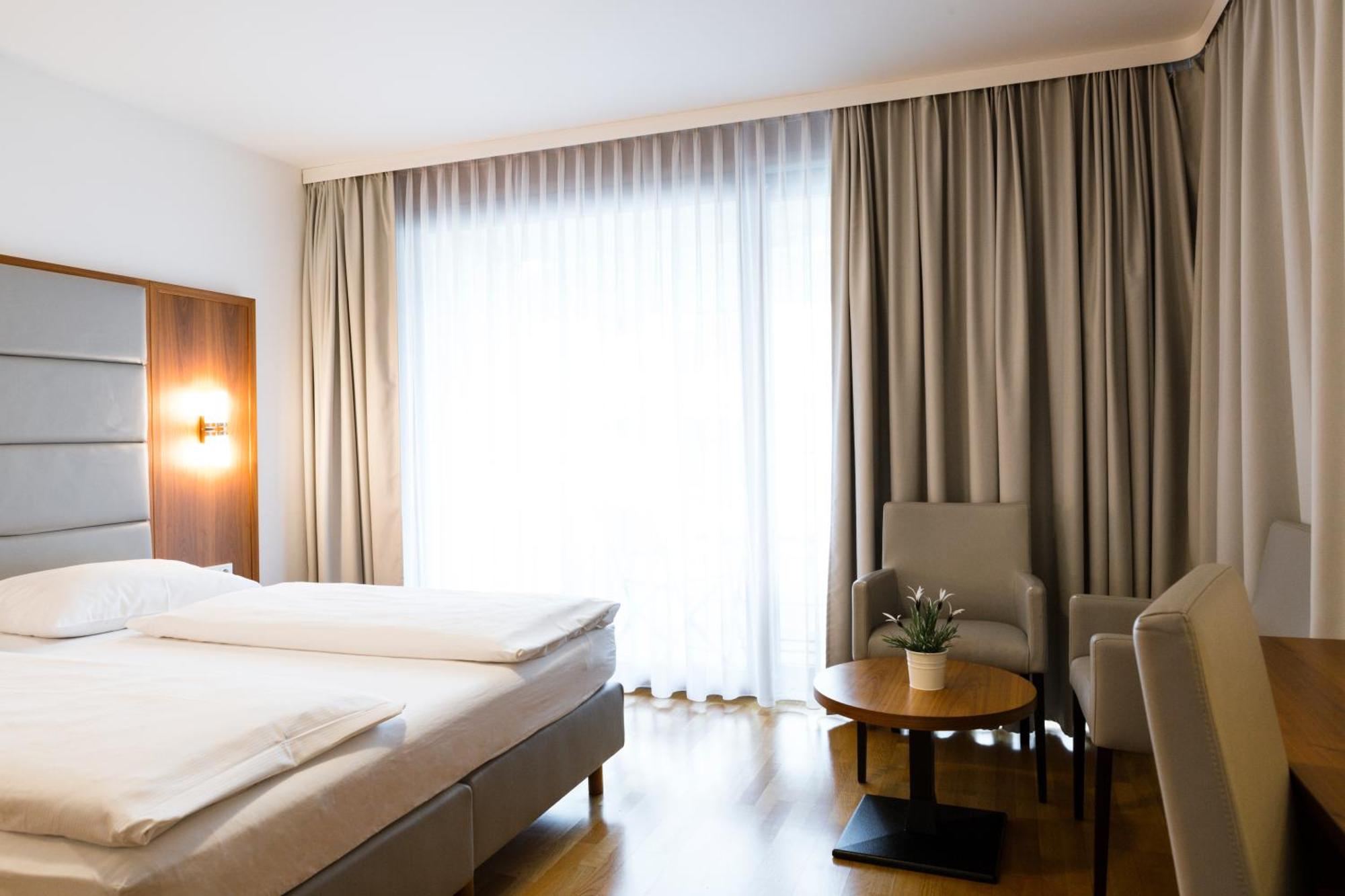Hotel Kapeller อินส์บรุค ภายนอก รูปภาพ