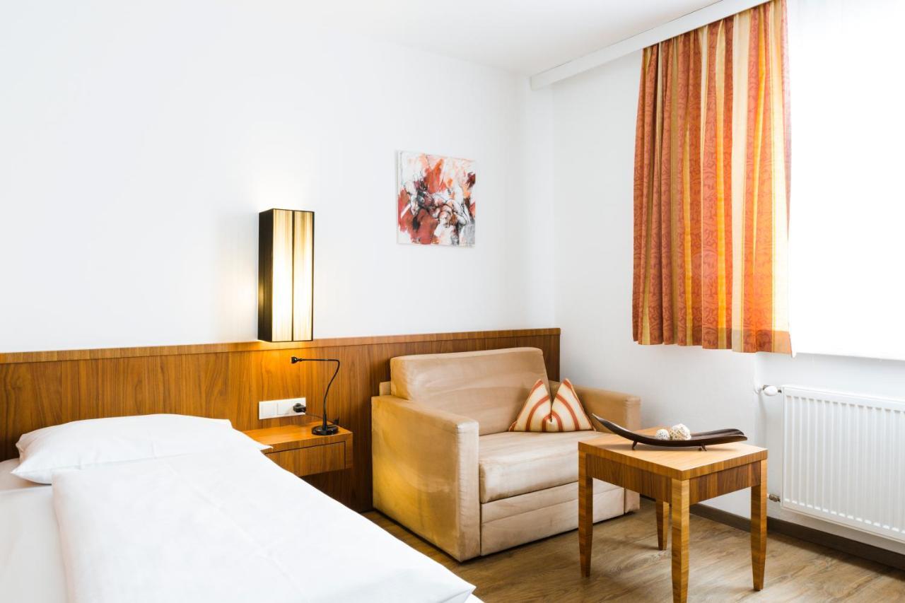 Hotel Kapeller อินส์บรุค ภายนอก รูปภาพ